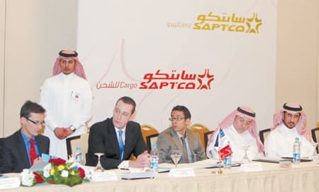 «النقل الجماعي» تدخل منافسة القطارات والمترو بشراكة فرنسية