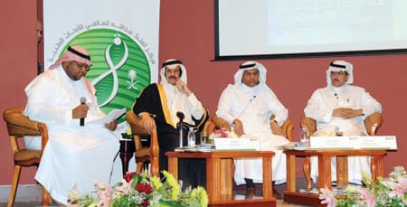 خوجة: صحافة الأفراد تفتقد «الموثوقية».. وهذا مرفوض في أي مهنة