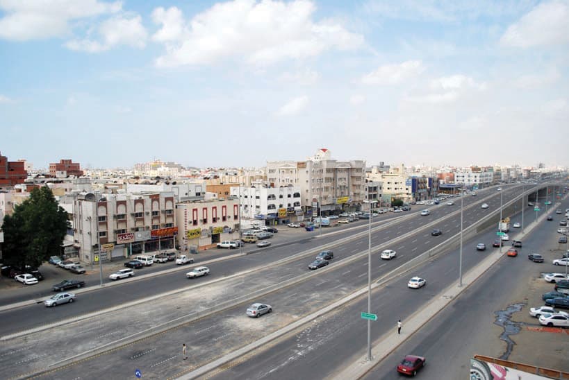 أمانة جدة تفتتح جسر تقاطع حراء مع المكرونة أمام المركبات