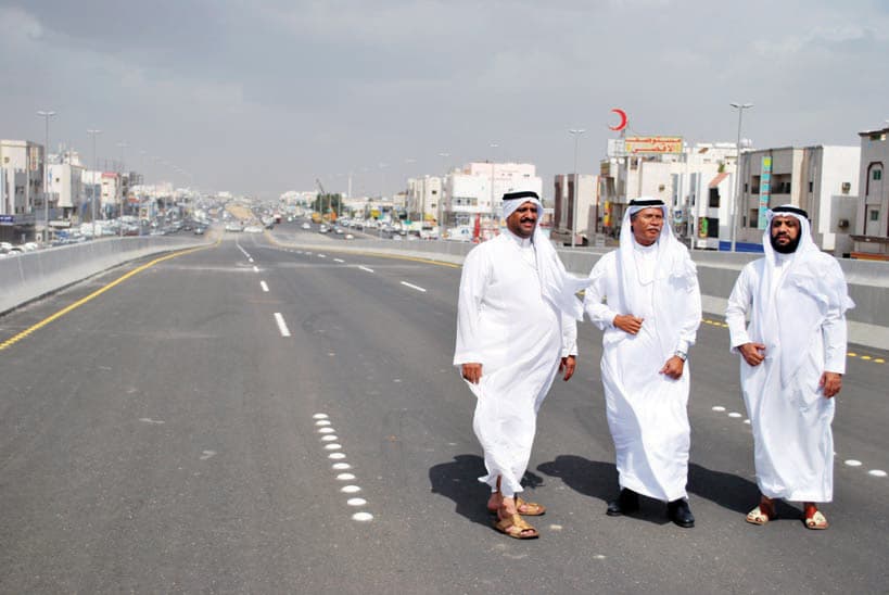 أمانة جدة تفتتح جسر تقاطع حراء مع المكرونة أمام المركبات