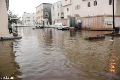مدني جازان يدعو المواطنيين والمقيمين لأخذ الحيطة والحذر عند نزول الأمطار