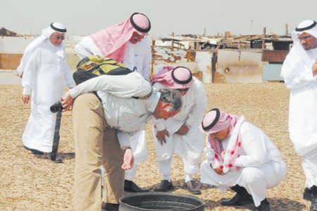 وزير الصحة يشكل لجنة من  جهات حكومية  لمكافحة «حمّى النزفية»