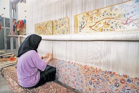 تراجع صناعة السجاد اليدوي في إيران