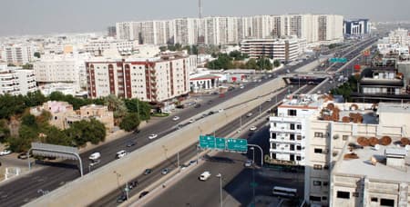 عقاريون يحمّلون المكاتب العشوائية مسؤولية تضخم السوق في جدة