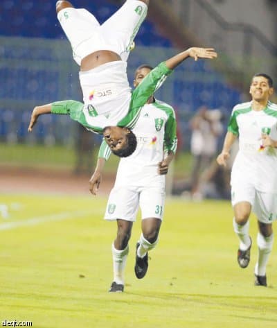 الأهلي يتغنى وبشبابه يرقص