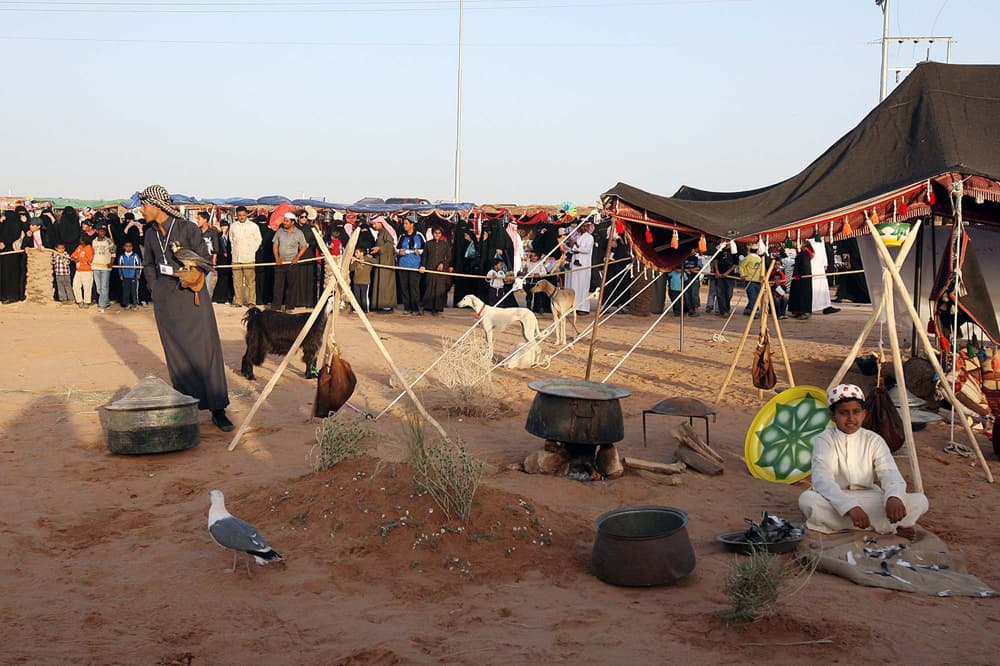 انطلاق فعاليات (يوم الغضا) ضمن مهرجان الغضا في عنيزة