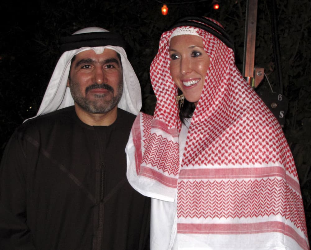 صورة نشرها المكتب الاعلامي للاتحاد الدولي للتنس تظهر فيها لاعبة التنس الصربية ايلينا يانكوفيتش وهي مرتدية الزي الإماراتي في دبي.