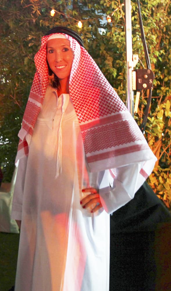 صورة نشرها المكتب الاعلامي للاتحاد الدولي للتنس تظهر فيها لاعبة التنس الصربية ايلينا يانكوفيتش وهي مرتدية الزي الإماراتي في دبي.