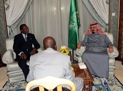 خادم الحرمين الشريفين يجتمع بالرئيس التشادي