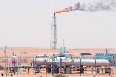 السعودية تخفض النفط الخفيف لعملائها في آسيا وأوروبا