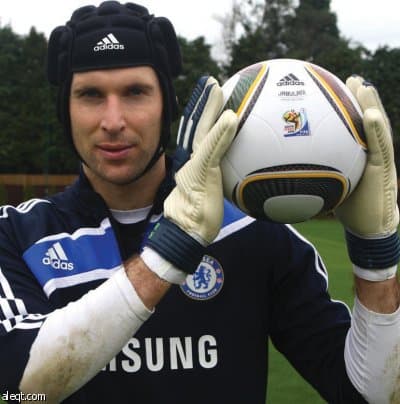 «جابولاني» تثير جدلا فنيا قبل انطلاق كأس العالم بـ 103 أيام