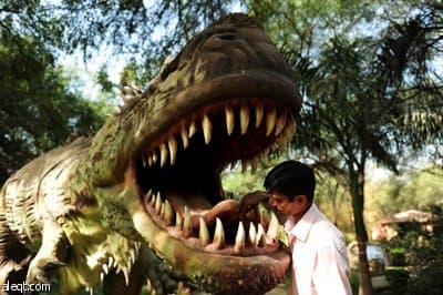 نيزك هائل قضى علي الديناصورات قبل ملايين السنين