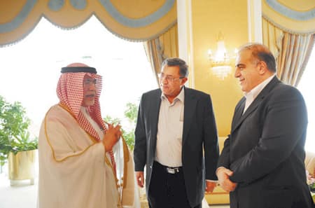 وزير التربية يستعرض آلية العمل في حركتي النقل
