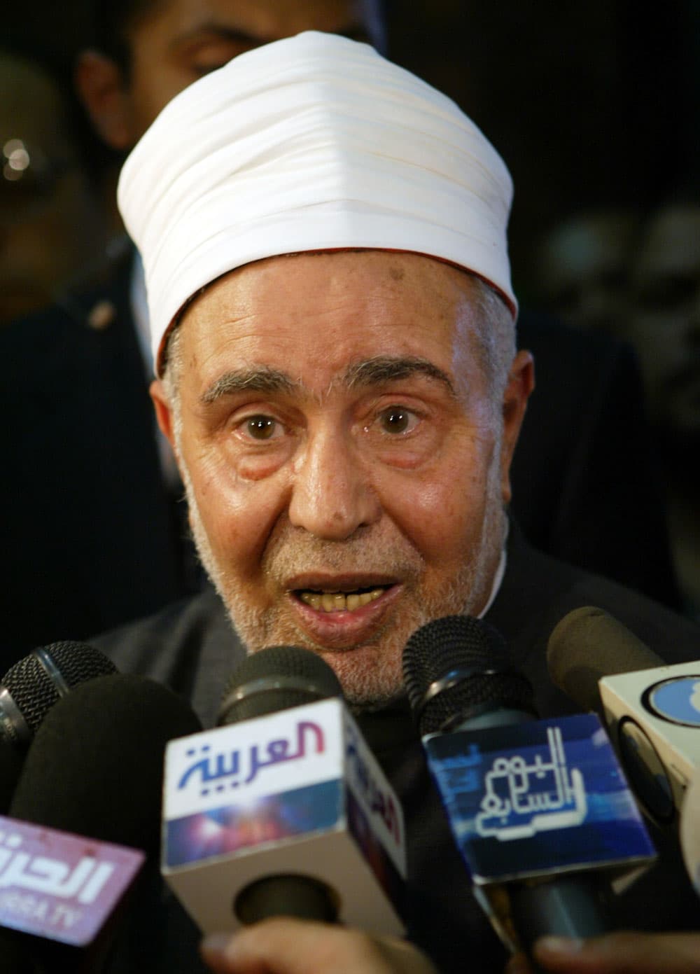 أداء صلاة الميت على شيخ الأزهر في المسجد النبوي الشريف