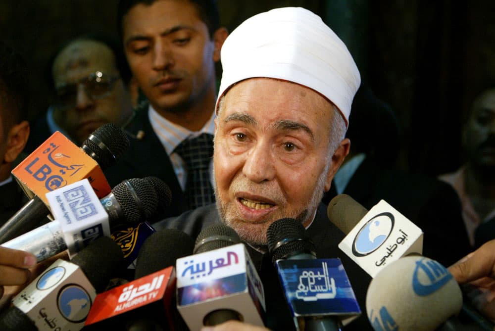 أداء صلاة الميت على شيخ الأزهر في المسجد النبوي الشريف