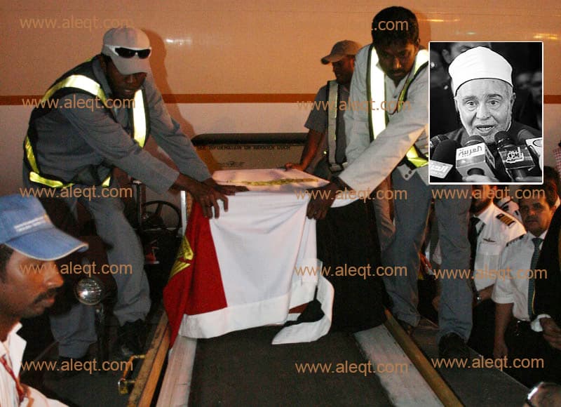 أداء صلاة الميت على شيخ الأزهر في المسجد النبوي الشريف
