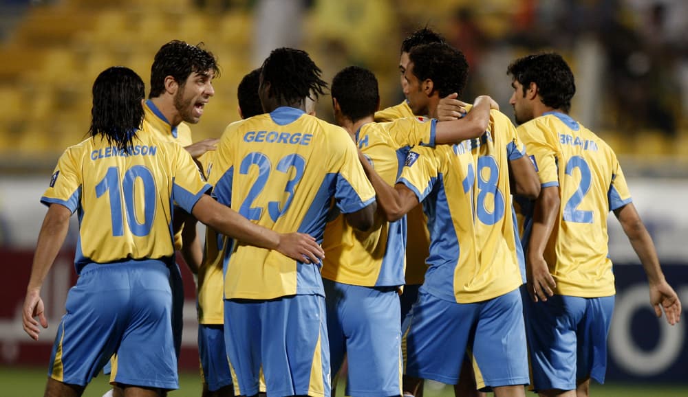 فرط الاتحاد في فوز كان في متناوله واكتفى بالتعادل مع ضيفه ذوب آهن الإيراني وحقق فريق الغرافة القطري فوزا صعبا على ضيفه الأهلي ال