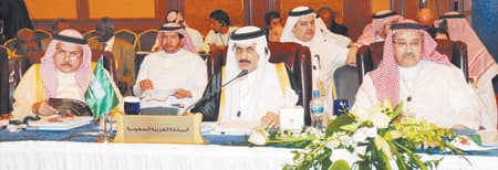 اختيار المملكة عضوا في مجلس إدارة منظمة العمل العربية حتى 2012
