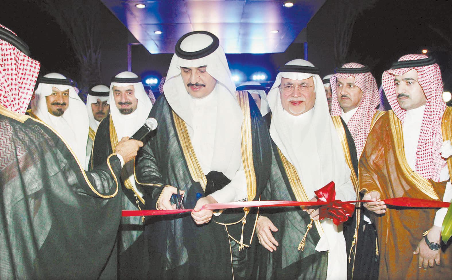 الأمير محمد بن فهد يدشن مجمع تلفزيون الدمام الجديد
