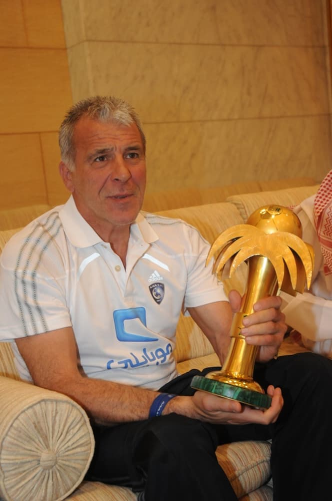 الأمير سلمان يستقبل نائب رئيس نادي الهلال وأعضاء ولاعبي النادي