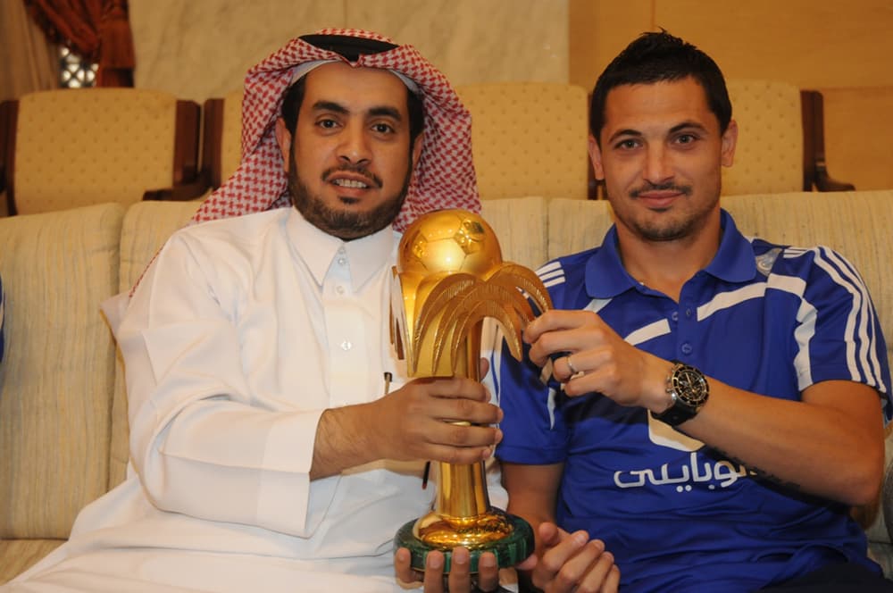 الأمير سلمان يستقبل نائب رئيس نادي الهلال وأعضاء ولاعبي النادي