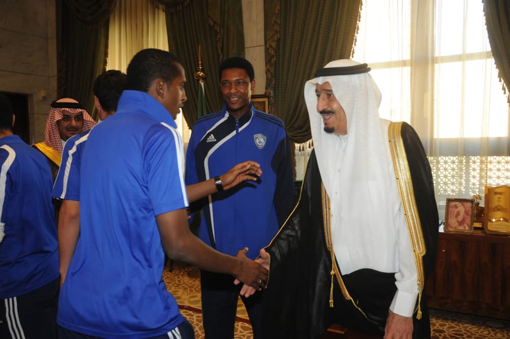 الأمير سلمان يستقبل نائب رئيس نادي الهلال وأعضاء ولاعبي النادي