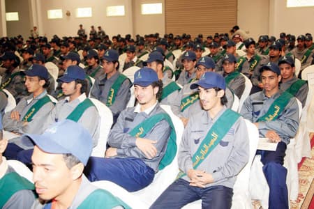 «المعهد العالي للبلاستيك» يخرج 232 شابا للعمل في 24 شركة وطنية
