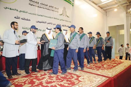 «المعهد العالي للبلاستيك» يخرج 232 شابا للعمل في 24 شركة وطنية