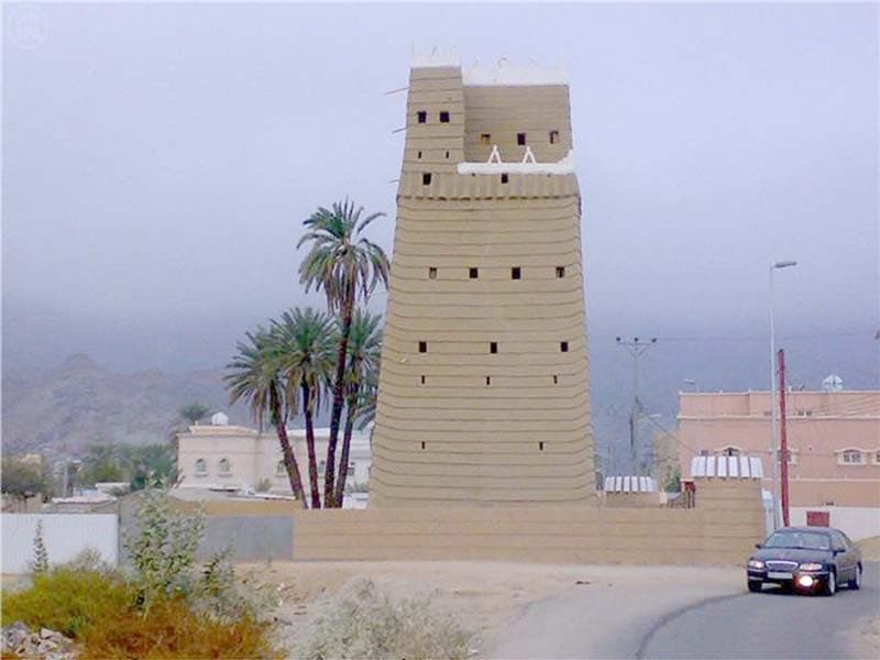 البيوت الطينية في جنوب نجران مازالت تحتفظ بتراثها المعماري الأصيل