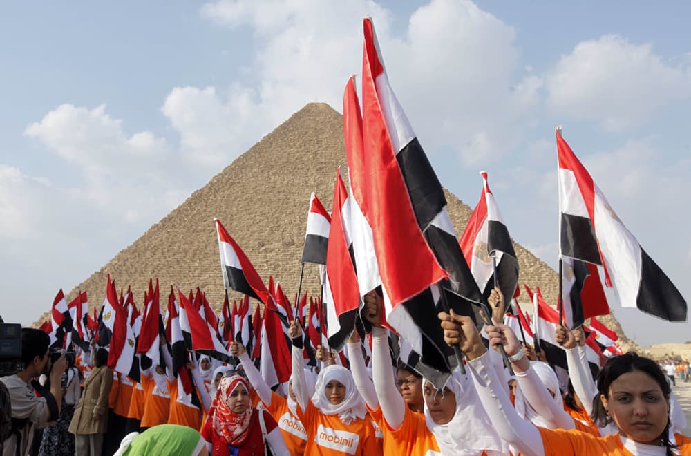 5000 طفل مصري يسجلون رقما قياسيا لبلادهم في موسوعة جينيس