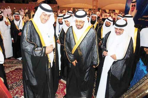 أمير حائل يعلن إنشاء كليتي طب الأسنان والصيدلة في  جامعة حائل