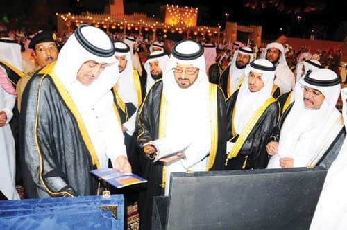 أمير حائل يعلن إنشاء كليتي طب الأسنان والصيدلة في  جامعة حائل