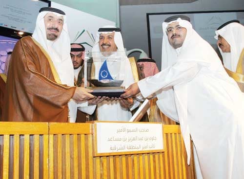 نائب أمير الشرقية: بيئتنا العملية غنية بالتجارب والأخطاء غير مقبولة