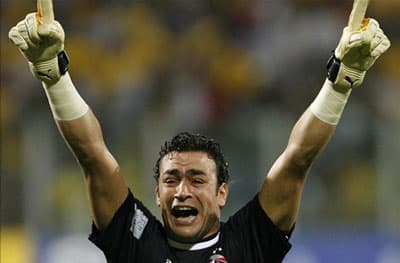 إيقاف عصام الحضري أربعة أشهر وتنفيذ العقوبة الموسم المقبل