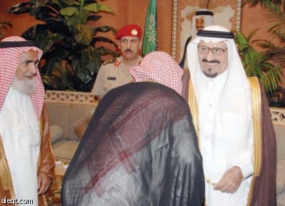 ولي العهد يستقبل السجناء السعوديين المفرج عنهم