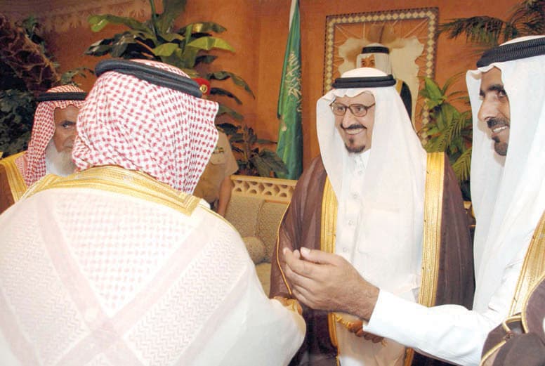 ولي العهد يستقبل السجناء السعوديين المفرج عنهم