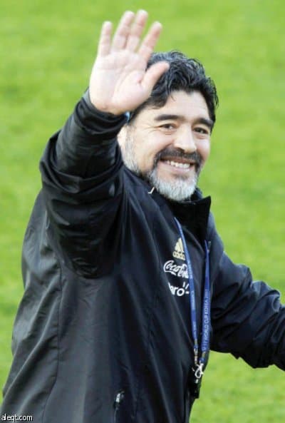 ريهاجيل عجوز المدربين بـ 70 عاما.. وباريرا العمدة بـ 3 نجوم