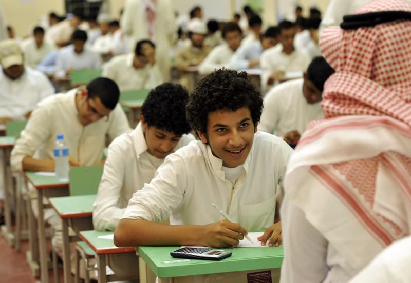 الطلاب يؤدون اختباراتهم في جميع مناطق المملكة صباح اليوم