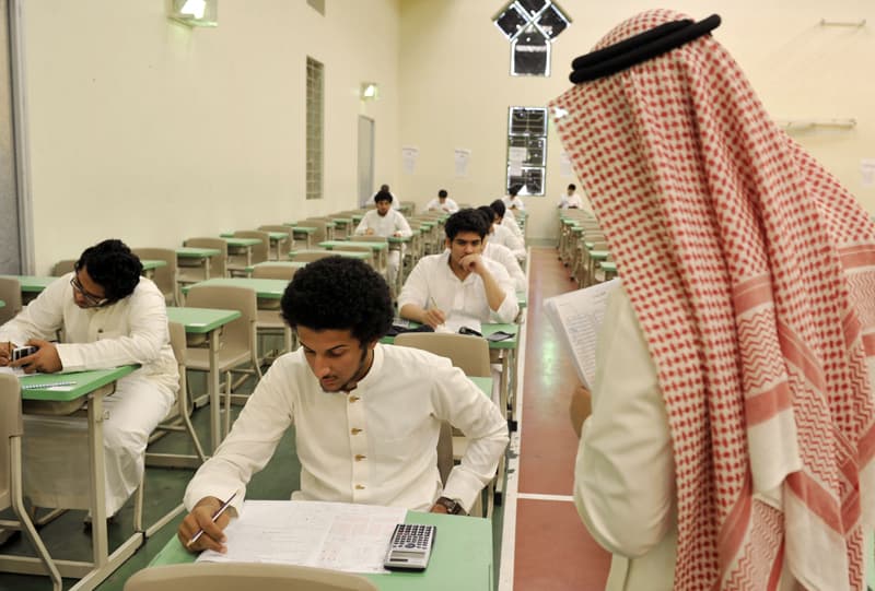الطلاب يؤدون اختباراتهم في جميع مناطق المملكة صباح اليوم