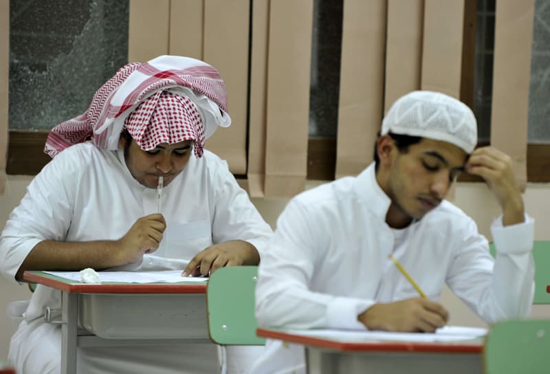 الطلاب يؤدون اختباراتهم في جميع مناطق المملكة صباح اليوم