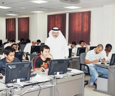 جامعة الملك عبد العزيز تختبر طلابها إلكترونيا
