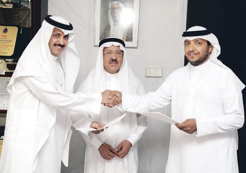 توقيع عقد تصاميم إنشاء مبنى جديد للغرفة