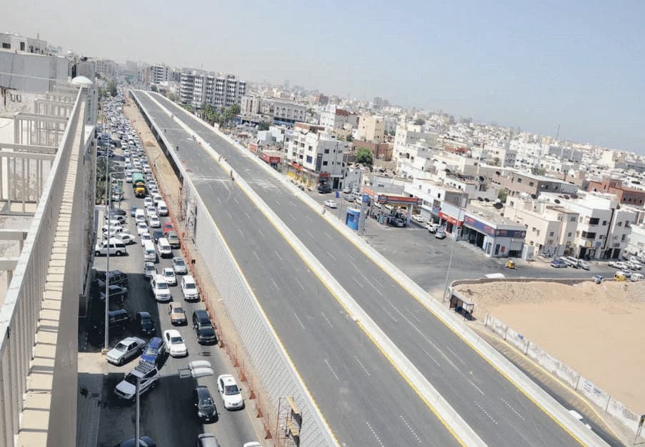 أمين جدة يدشن جسر تقاطع طريق الملك فهد مع غرناطة