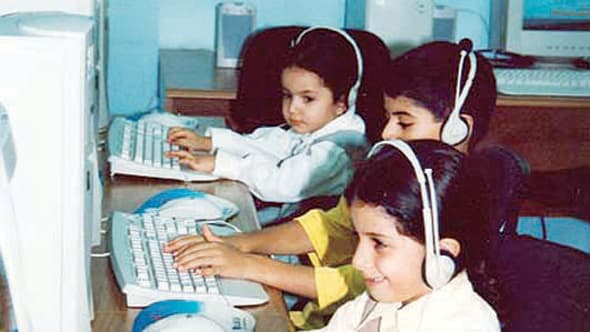22 عاما في الغربة تحديا للإعاقة وإثباتا للآخرين أنه لا مستحيل مع الإرادة