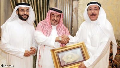 القحطاني يقيم حفل عشاء بمناسبة حصول شقيقته على الدكتوراه