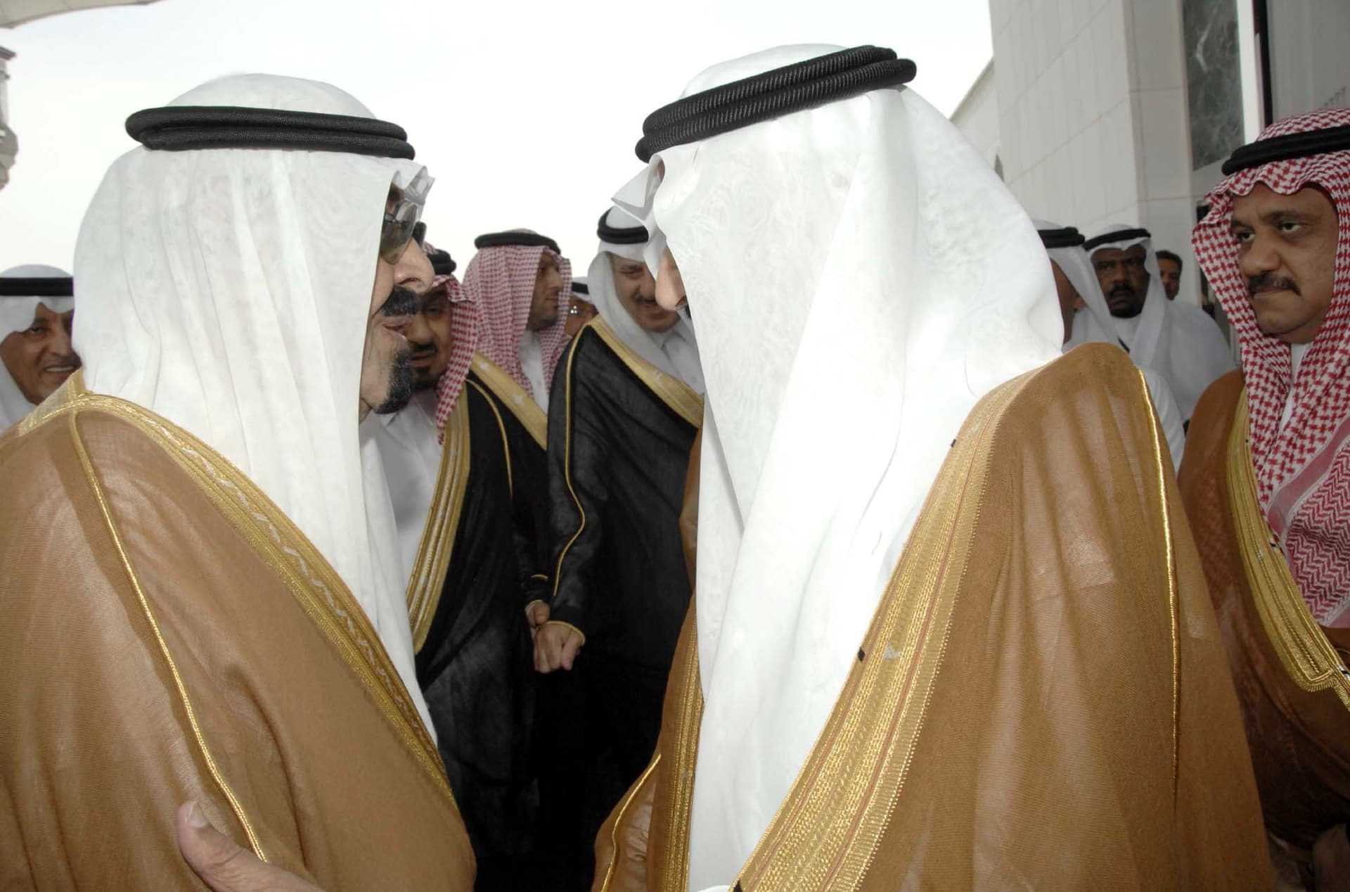 خادم الحرمين الشريفين يعود إلى أرض الوطن