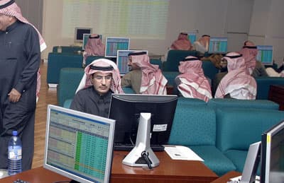 الأسهم تغلق على ارتفاع بنحو 32 نقطة