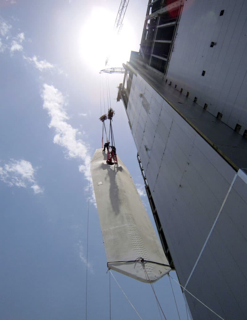 صور لمراحل العمل في ساعة مكة والتي سيبدأ التشغيل التجريبي لها في الأسبوع الأول من شهر رمضان المبارك