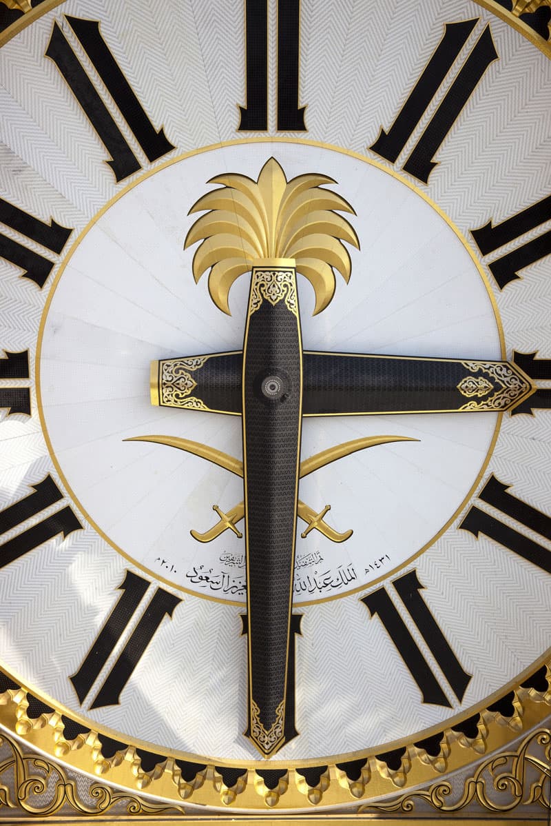 صور لمراحل العمل في ساعة مكة والتي سيبدأ التشغيل التجريبي لها في الأسبوع الأول من شهر رمضان المبارك