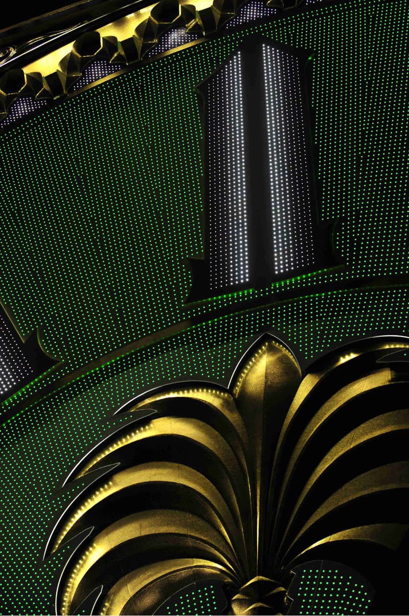 صور لمراحل العمل في ساعة مكة والتي سيبدأ التشغيل التجريبي لها في الأسبوع الأول من شهر رمضان المبارك